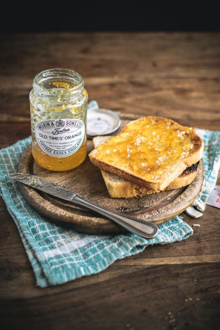 2 slices of toasted bread and orange jam