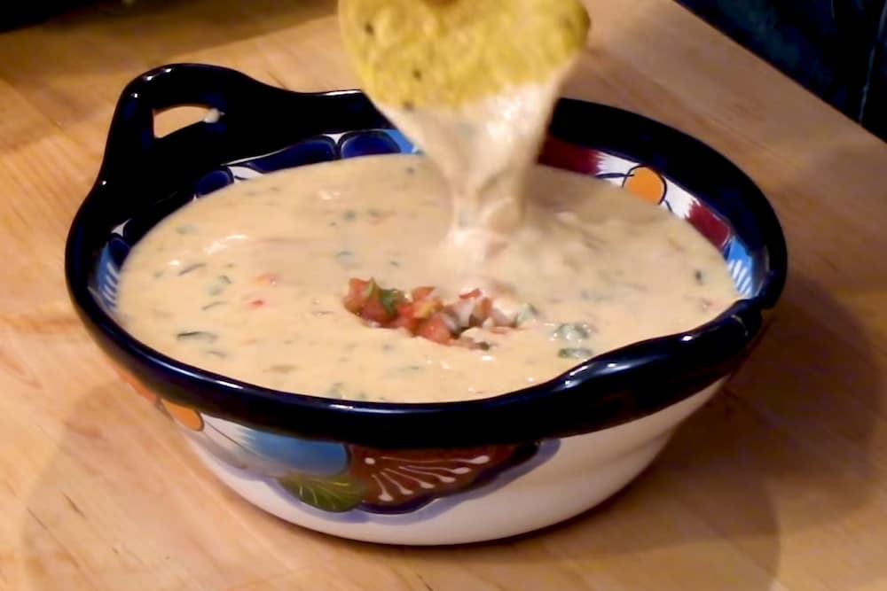 how to keep queso warm