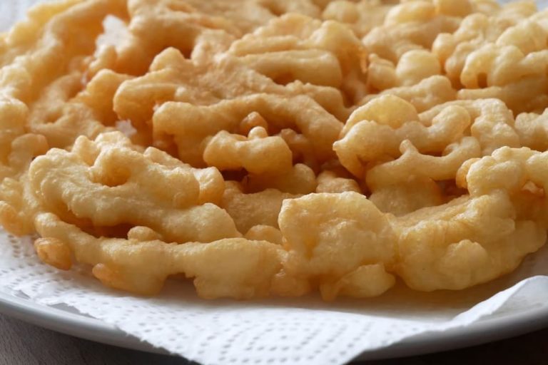How to Reheat Funnel Cake?